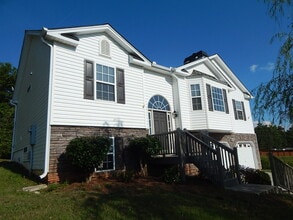 Building Photo - 118 Dylan Way