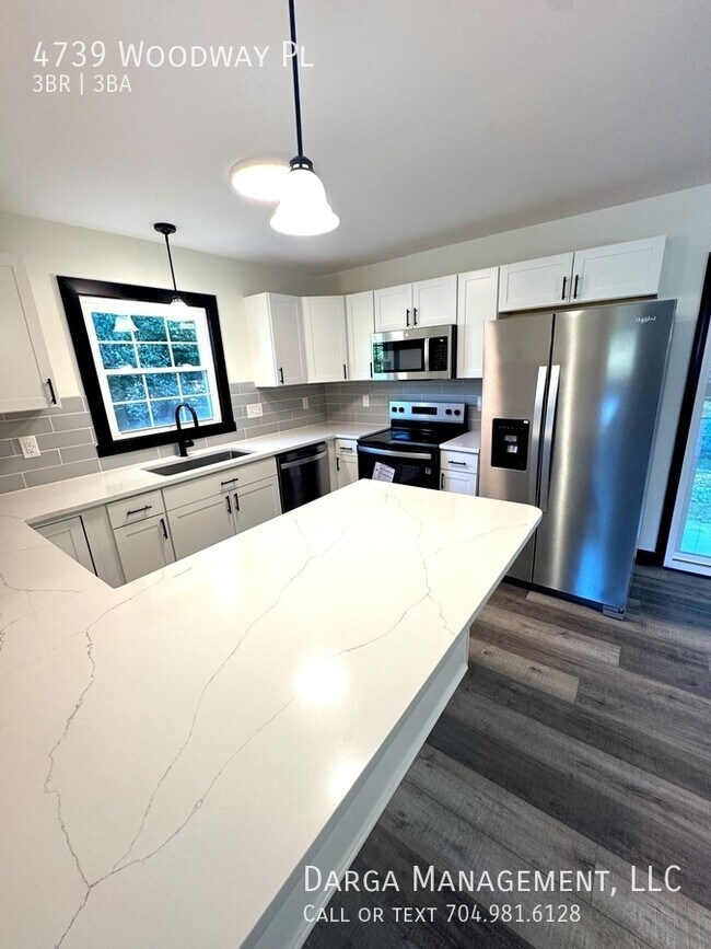 Building Photo - 4739 Woodway Pl