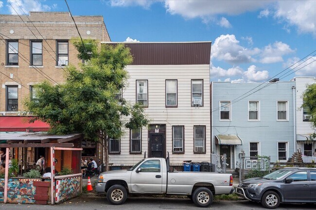 Building Photo - 36 St Nicholas Ave