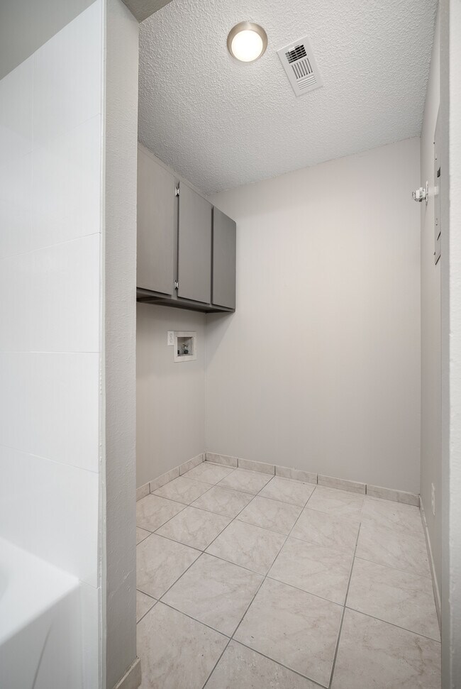 Foto del edificio - Harbortown Apartments