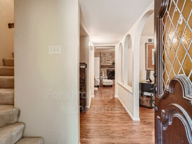 Foto del edificio - 5422 Plantation Dr