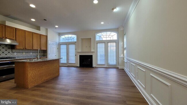 Foto del edificio - 13037 Town Commons Dr