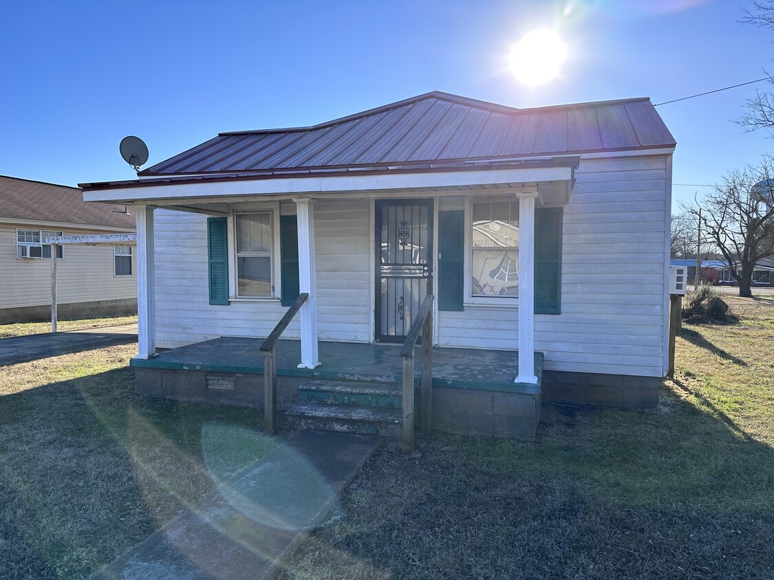 Front of house - 1213 E 20th St