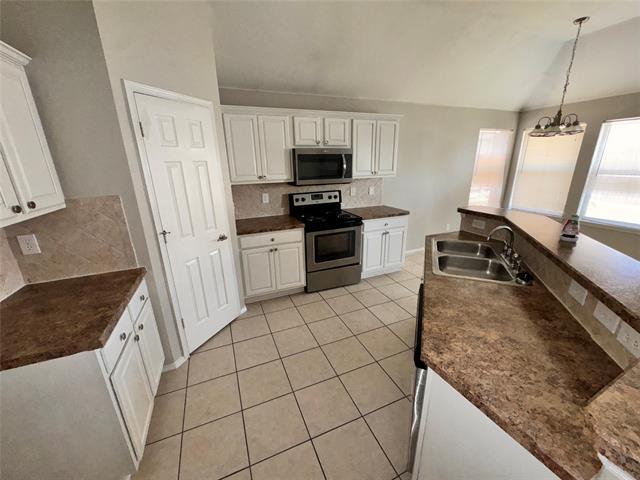 Building Photo - 6719 Clarkwood Dr