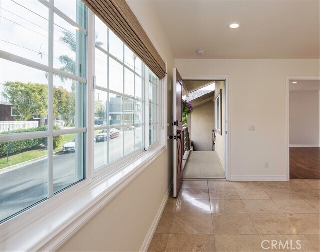 Foto del edificio - 521 Jasmine Ave