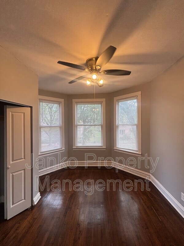 Building Photo - 7632 S Drexel Ave