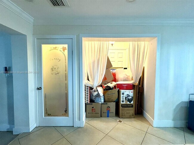 Foto del edificio - 2241 SW 43rd Ave