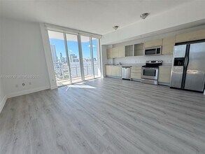 Building Photo - 350 NE 24th St