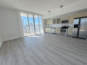 Building Photo - 350 NE 24th St