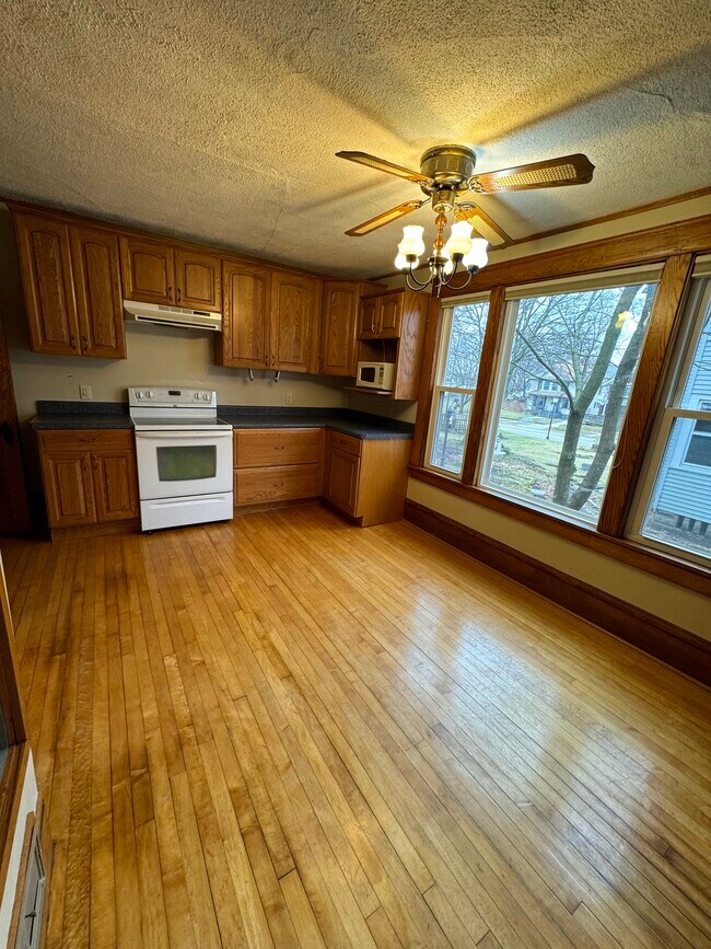 1112 Bushnell St, Beloit, WI 53511 House Rental in Beloit, WI