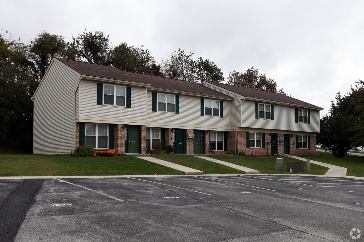 Primary Photo - Parkside Townhomes