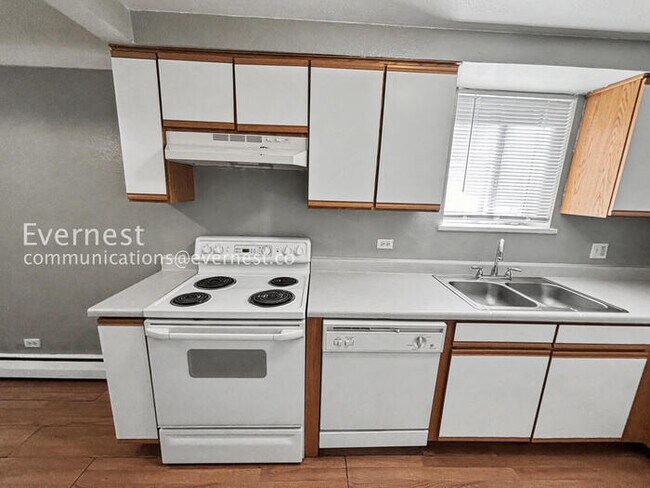 Foto del edificio - 2295 E Asbury Ave