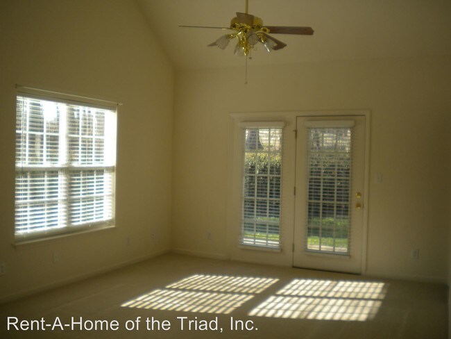 Building Photo - 896 Creek Crossing Trl