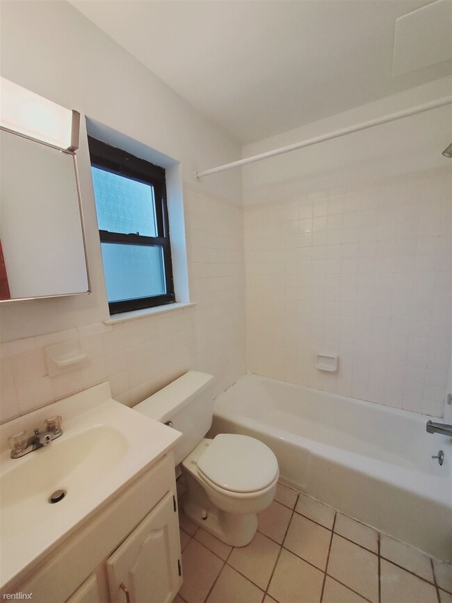 Foto del edificio - 1 br, 1 bath Condo - 28 Belltown Rd Unit K