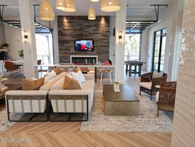 Foto del edificio - 4711 Azalea Landing Dr