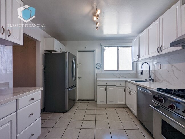 Building Photo - 3 br, 1 bath House - 110 Cuesta Dr.