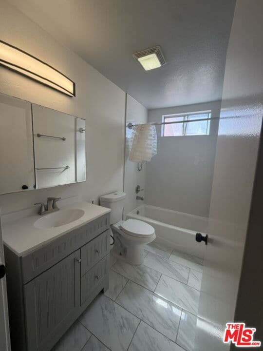 Building Photo - 720 N Eucalyptus Ave