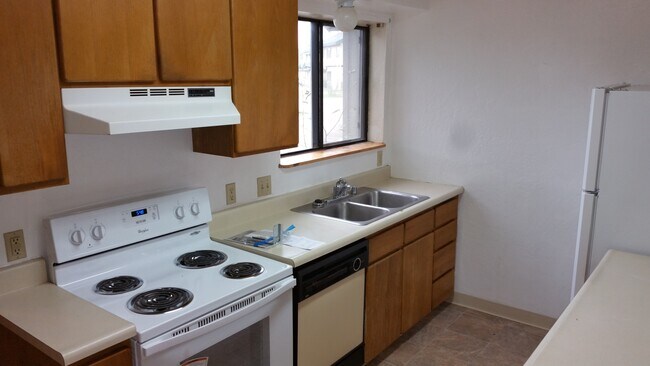 Building Photo - 184 Palace Cir