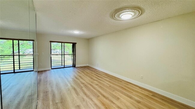 Foto del edificio - 14847 SW 104th St