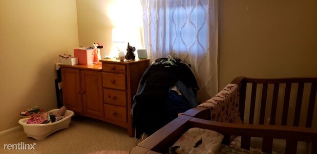 Foto del edificio - 3 br, 1.5 bath Townhome - 137 Gould Street