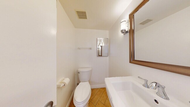 Foto del edificio - 2 + 2.5 Spacious Studio City Unit Minutes ...