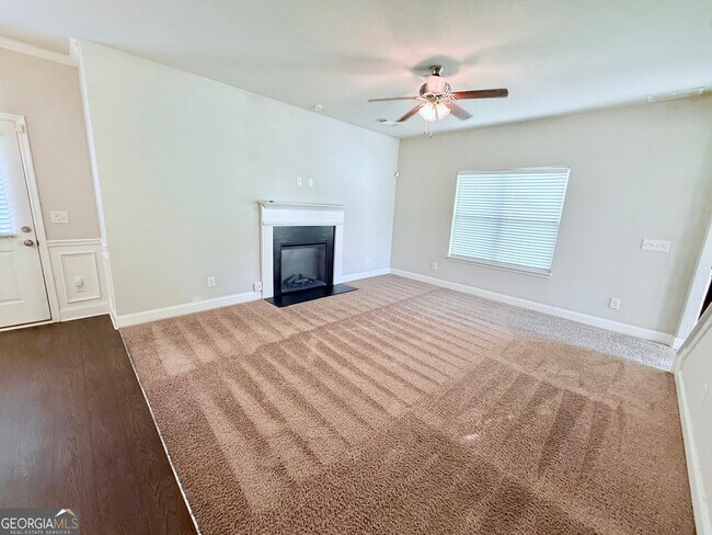 Foto del edificio - 188 Leland Ln