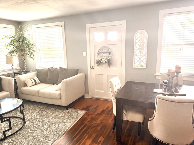 Foto del edificio - 320 Fairway Ln