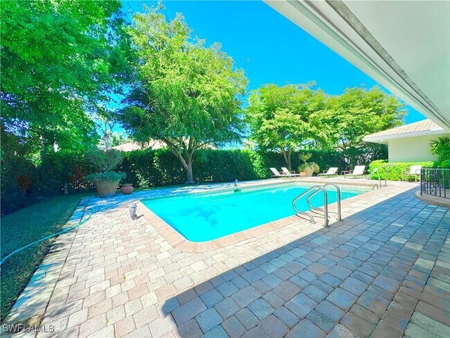 Foto del edificio - 4083 Belair Ln
