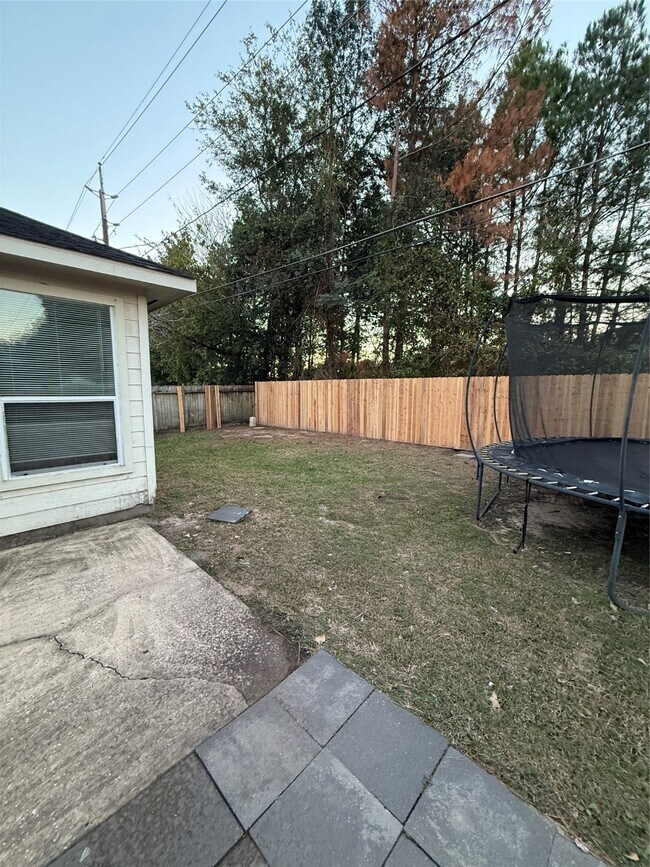 Building Photo - 22031 Falvel Dr