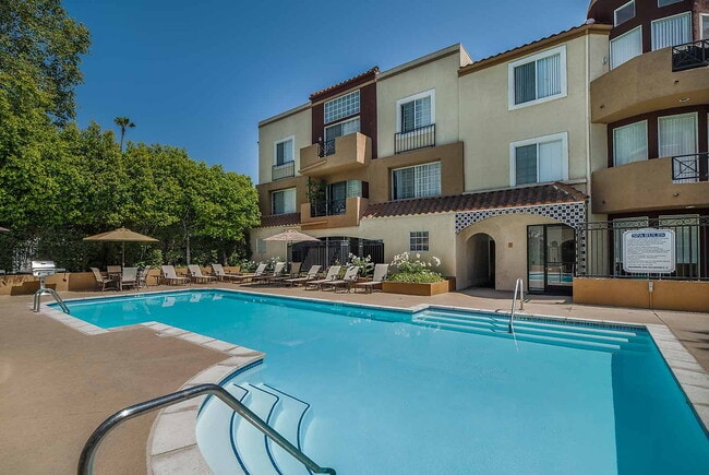 Building Photo - Regency at Encino