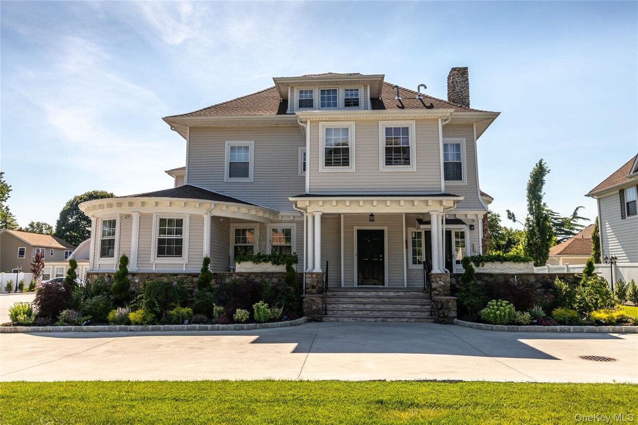 Primary Photo - 314 S Ocean Ave