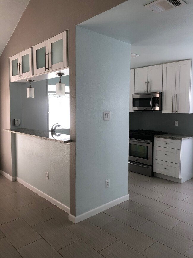 Building Photo - 108 Meteor Dr