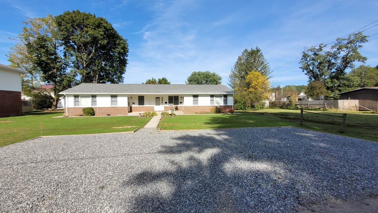 Primary Photo - 355 Blaine Ave