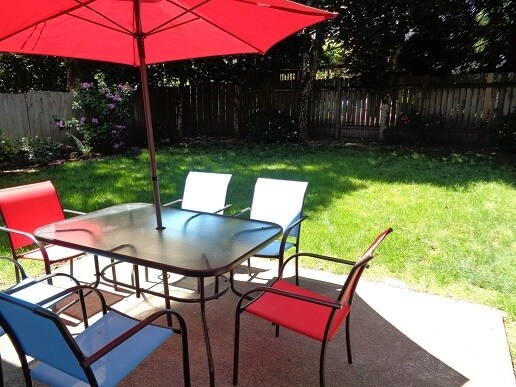 Backyard Patio - 17612 SW Bany Rd