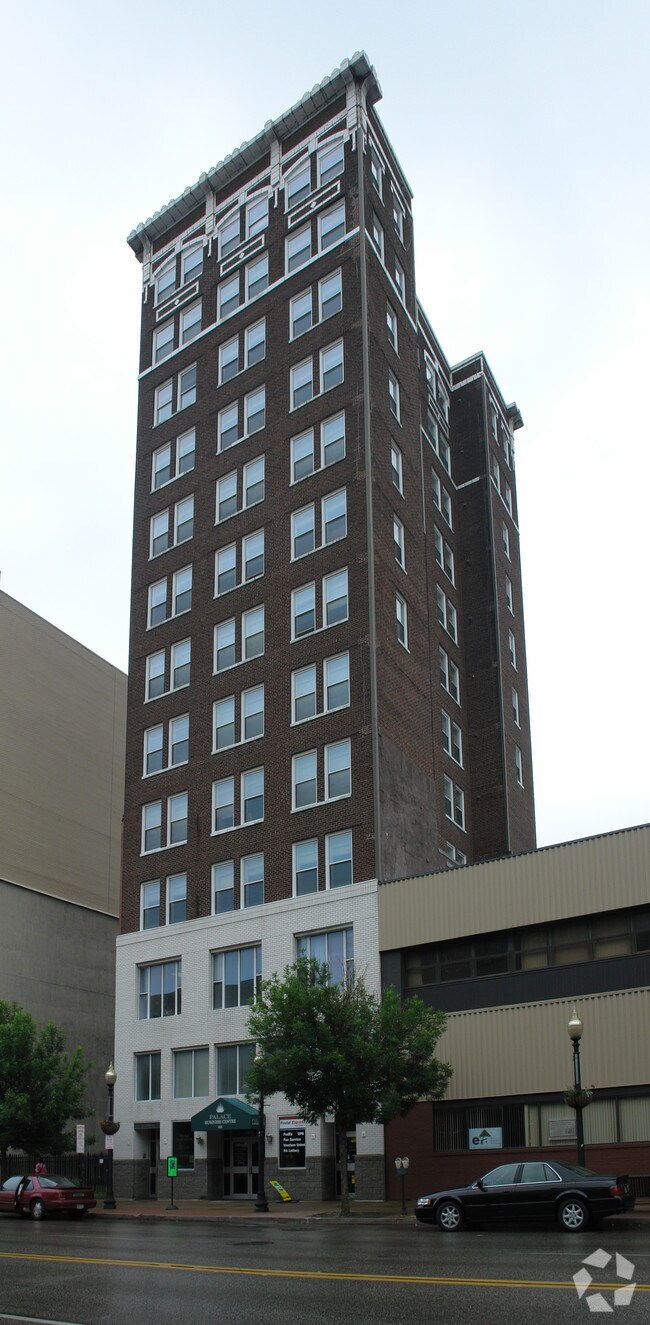 Building Photo - Palace Center