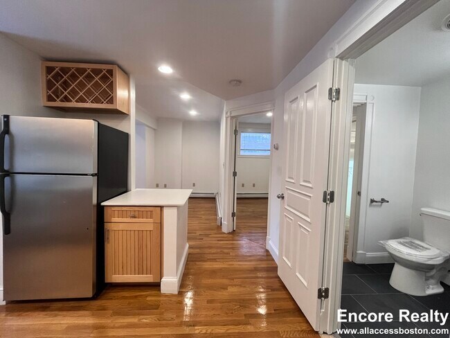 Foto del edificio - 195 Commonwealth Ave