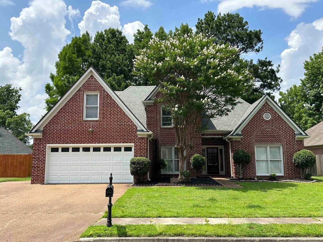 Primary Photo - 8570 Meadow Green Dr