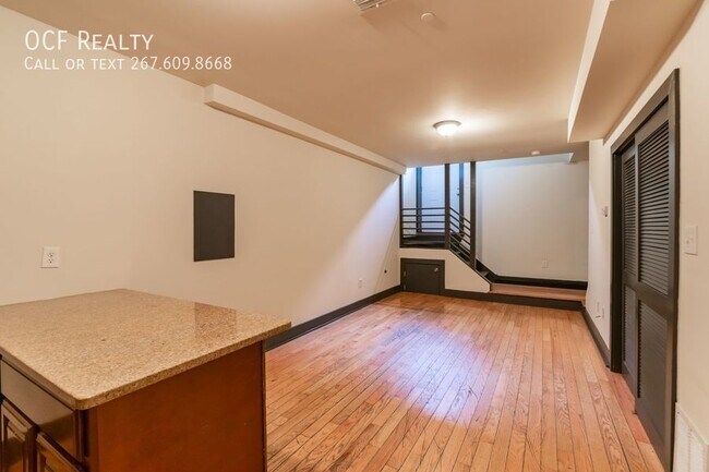 Foto del edificio - 4 Bed Cecil B Moore Apartment