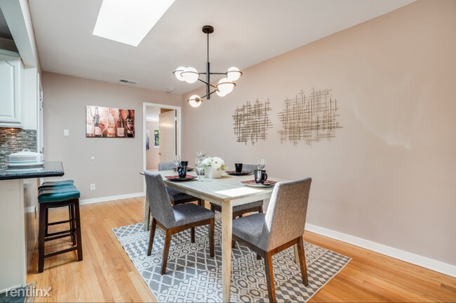 Foto del edificio - 3 br, 3 bath House - 618 Topaz St