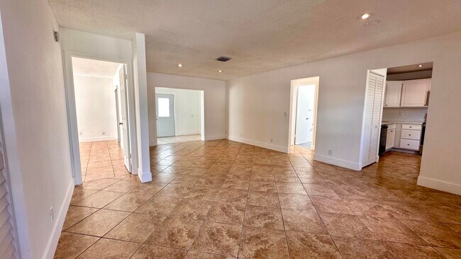 Foto del edificio - 1584 Montauk Dr