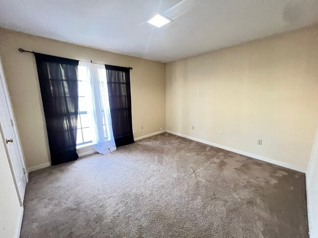 Building Photo - 6271 Woodrun Pl