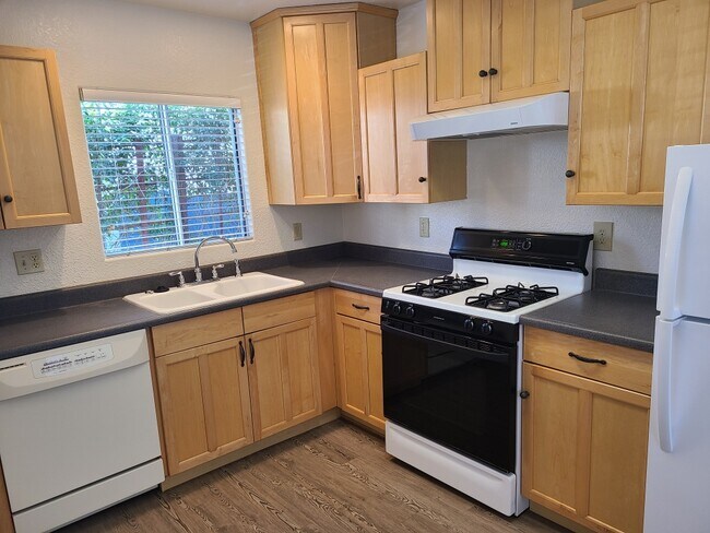 Building Photo - 203 Boeker Ave