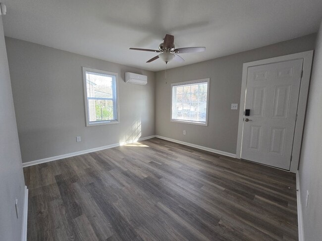 Foto del edificio - NEW LISTING!!!!!