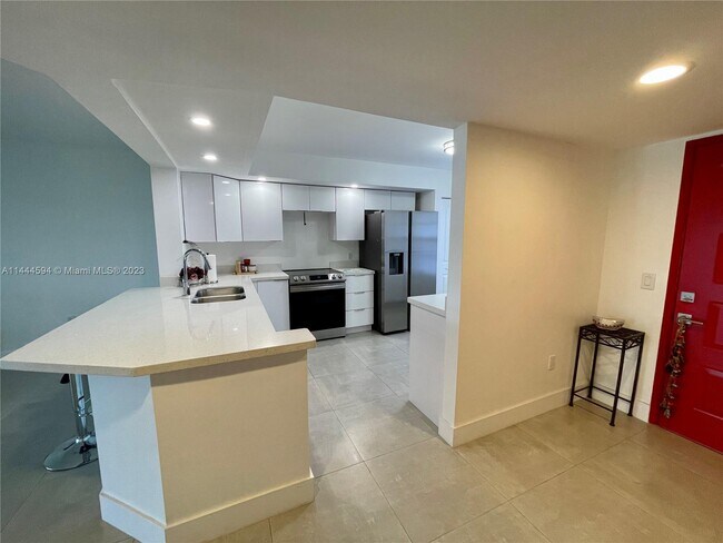 Building Photo - 13355 SW 16th Ct