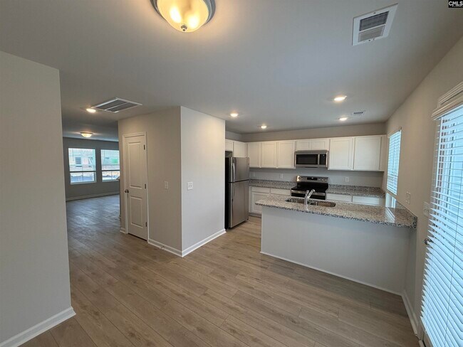 Foto del edificio - 216 Brando Wy