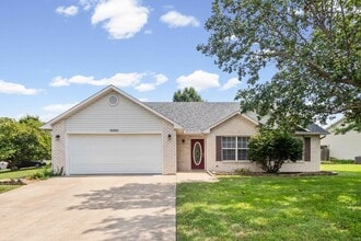 Building Photo - 5703 Candlewood Dr