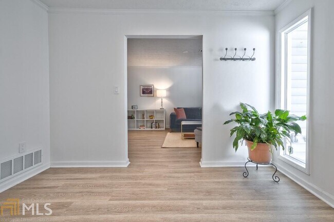 Foto del edificio - 4404 Idlewood Ln