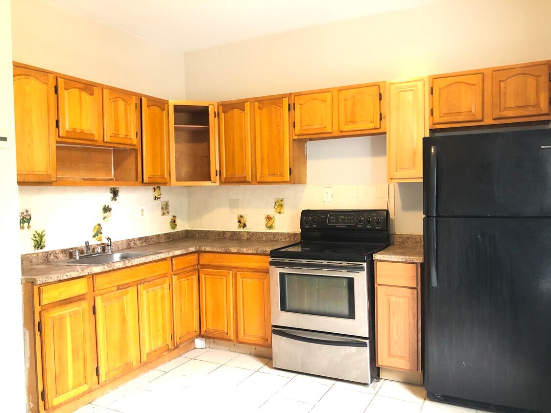 Primary Photo - 13 Bayside Pl