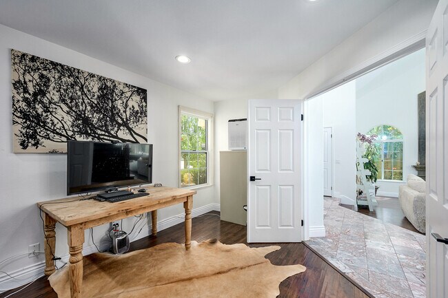 Building Photo - 2554 Kirsten Lee Dr