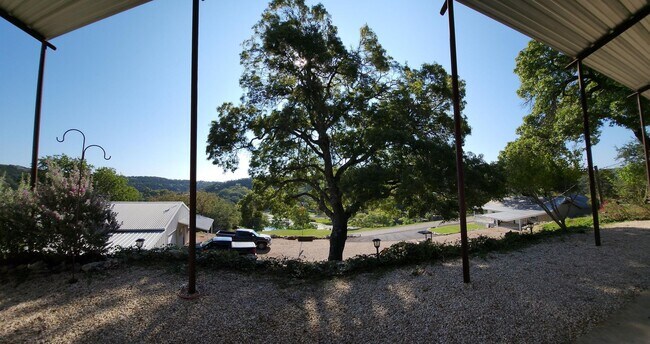 Foto del edificio - FOR LEASE!! AMAZING VIEWS